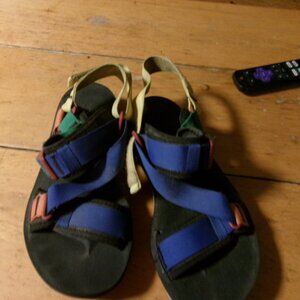 Merrell strappy ranbow color sandals 9